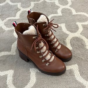 Tommy Hilfiger zip up boot Size 10 M Brown